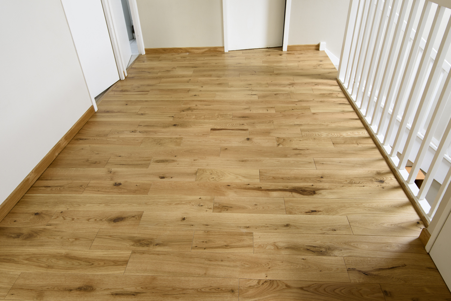 Pose d’un parquet collé en chêne massif — free download